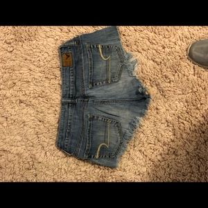 American Eagle low rise denim shorts size 0